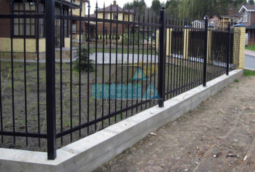 Сварные заборы на ленточном фундаменте