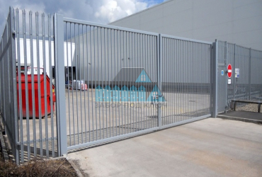 Распашные ворота с ручным управлением